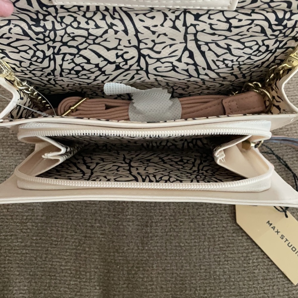 MaxStudio crossbody - Picture 3 of 3